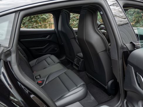 Used 2025 Porsche Taycan 4S image 39