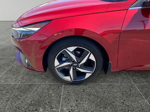 Used 2023 Hyundai Elantra Limited FWD image 14