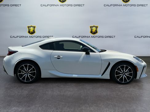 Used 2022 Toyota GR86 w/ ALL Weather Mat Package (TMS) RWD image 4