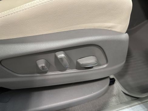 Used 2021 Cadillac XT5 Premium Luxury image 15