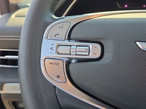 Used 2022 Genesis GV80 2.5T w/ Prestige Package 04 AWD/4WD image 25