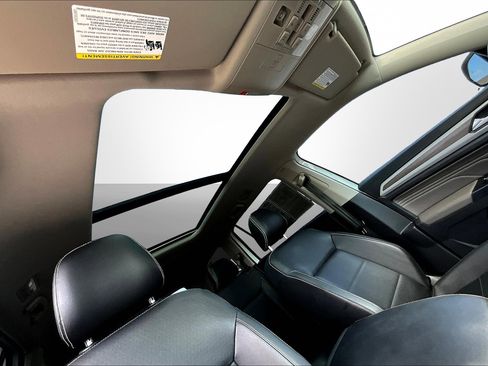 Used 2021 Volkswagen Atlas SEL image 30