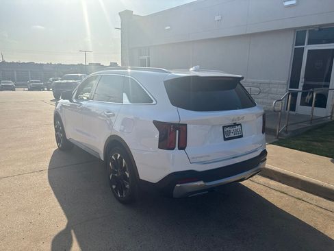 Used 2024 Kia Sorento SX FWD image 2