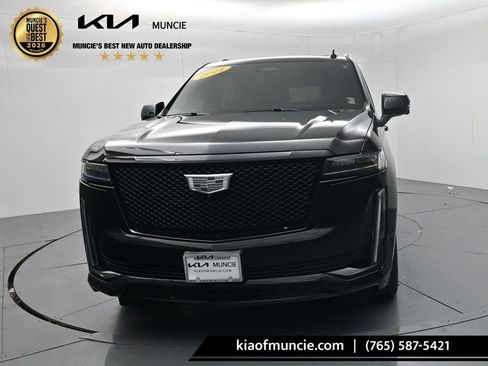 Used 2021 Cadillac Escalade Sport w/ Driver Assist Tech Package AWD/4WD image 3