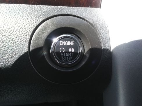 Used 2014 Ford Edge Limited w/ Equipment Group 302A AWD/4WD image 18