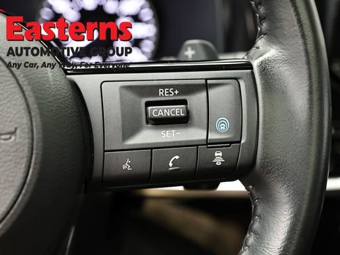 Used 2023 Nissan Pathfinder SV w/ SV Premium Package AWD/4WD image 16