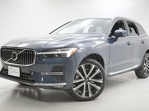 Certified 2023 Volvo XC60 B5 Ultimate image 2