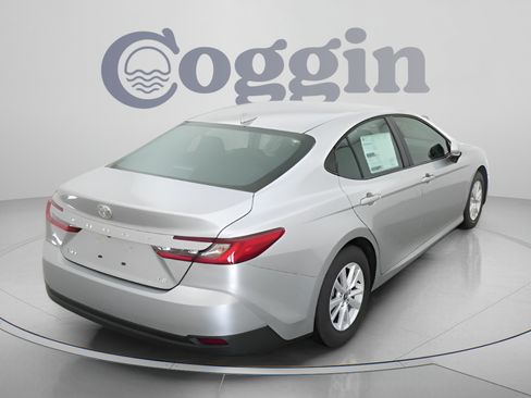 Used 2026 Toyota Camry LE w/ Convenience Package FWD image 15