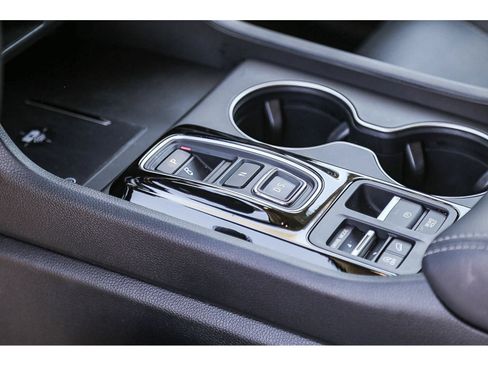 Used 2025 Honda Pilot EX-L image 17