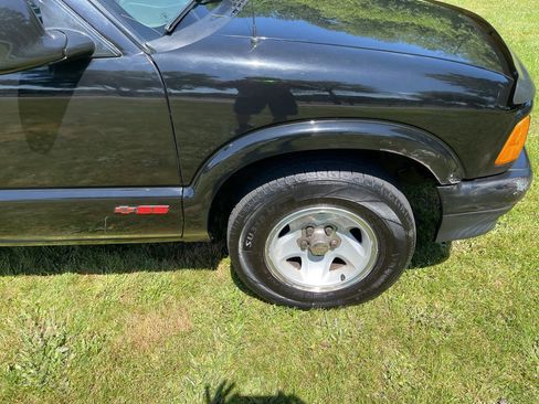 Used 1994 Chevrolet S10 Pickup 2WD Regular Cab image 37