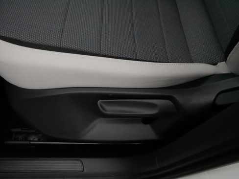 Certified 2025 Volkswagen Taos S image 20