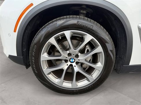Used 2024 BMW X5 xDrive40i w/ Premium Package image 14