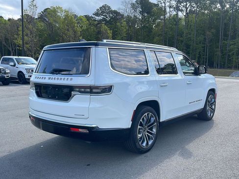 Used 2024 Jeep Grand Wagoneer Series III image 7