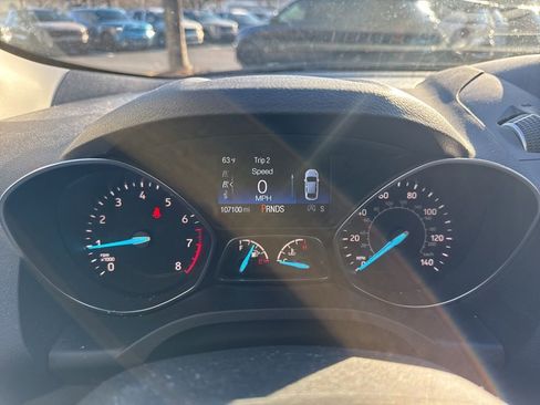 Used 2018 Ford Escape Titanium image 3