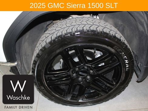 Used 2025 GMC Sierra 1500 SLT w/ SLT Premium Plus Package image 11