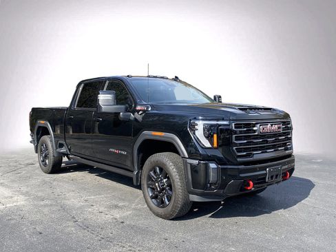 Used 2024 GMC Sierra 2500 AT4 w/ AT4 Preferred Package image 2