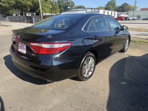 Used 2016 Toyota Camry SE FWD image 6