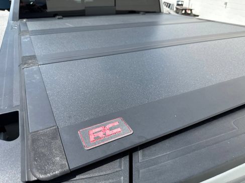 Used 2024 GMC Sierra 1500 AT4 w/ Technology Package AWD/4WD image 14