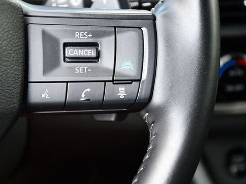 Used 2025 Nissan Rogue SV AWD/4WD image 32