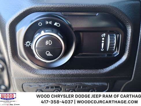 Used 2024 Jeep Gladiator Sport AWD/4WD image 16