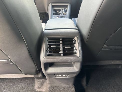 Used 2026 Volkswagen Tiguan SE AWD/4WD image 24