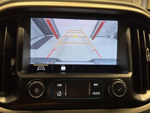 Used 2019 Chevrolet Colorado Z71 AWD/4WD image 36