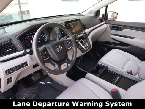 Used 2024 Honda Odyssey EX image 4