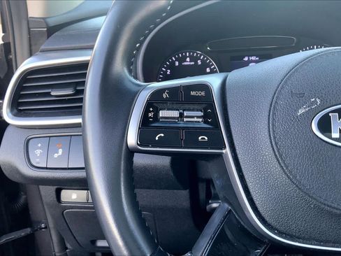 Used 2019 Kia Sorento LX w/ LX Convenience Package image 22
