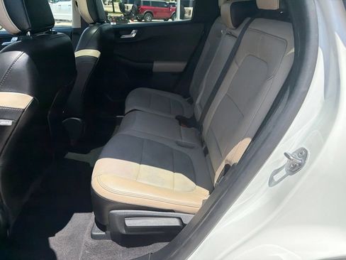Used 2020 Ford Escape Titanium w/ Titanium Premium Package 2.0 FWD image 11