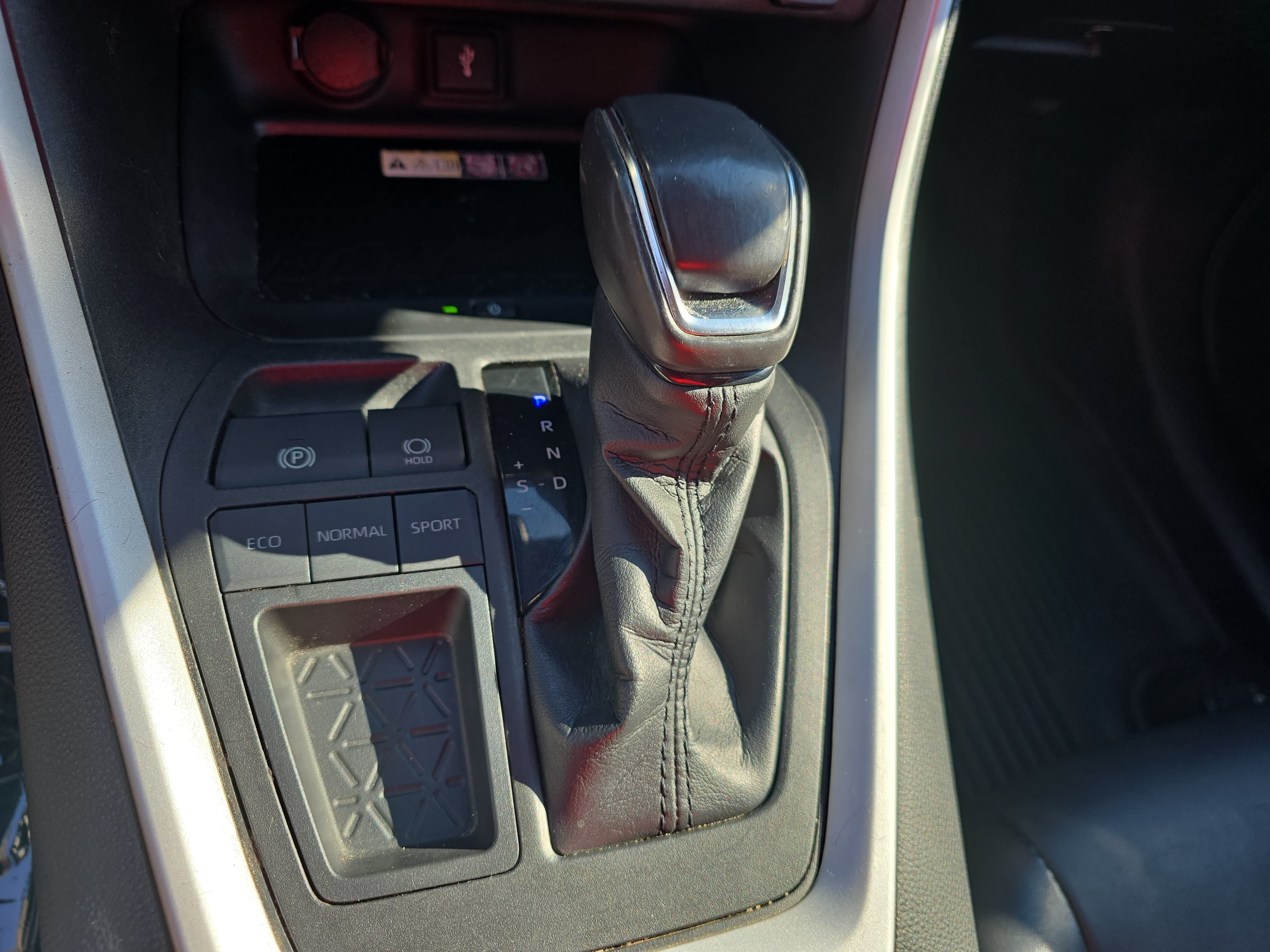 Used 2022 Toyota RAV4 XLE Premium FWD image 24