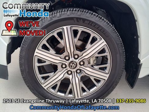 Used 2024 Toyota Sequoia Capstone AWD/4WD image 17