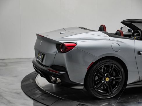 Used 2019 Ferrari Portofino image 21
