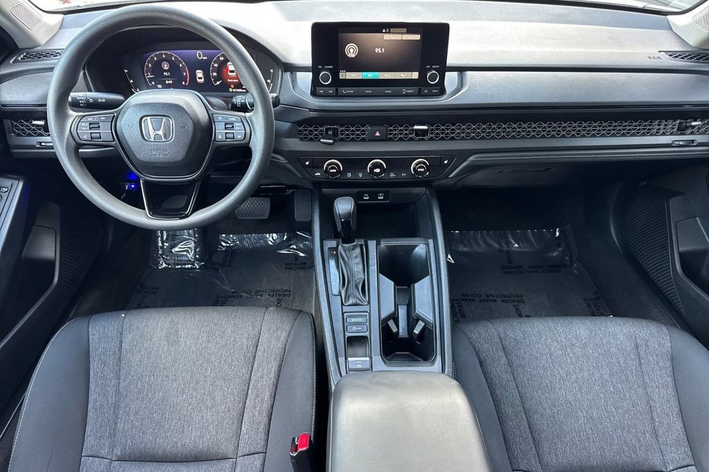 Used 2025 Honda Accord SE image 9