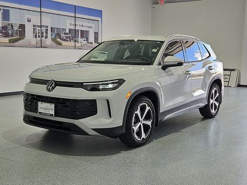 New 2026 Volkswagen Tiguan SE FWD image 5