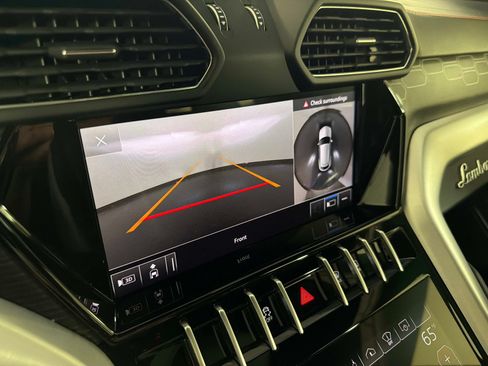 Used 2020 Lamborghini Urus AWD/4WD image 41