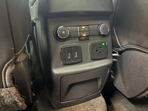 Used 2017 Ford Explorer Limited w/ Equipment Group 301A FWD image 22