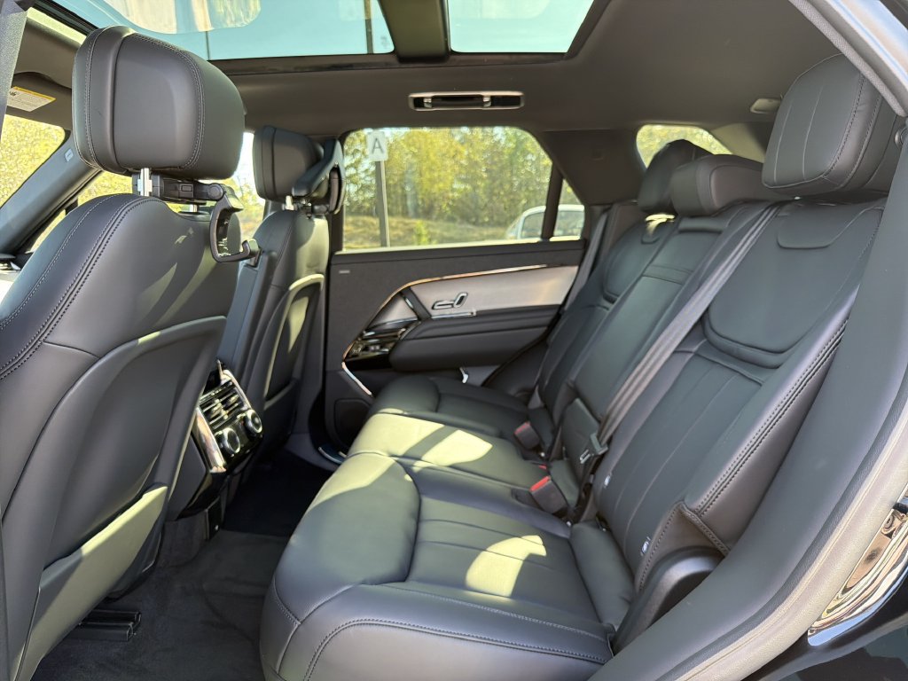 New 2027 Land Rover Range Rover Sport Dynamic SE AWD/4WD image 5