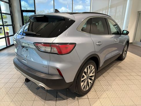 Used 2022 Ford Escape Titanium FWD image 5