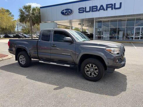 Used 2016 Toyota Tacoma SR5 w/ SR5 Appearance Package (SN) image 1