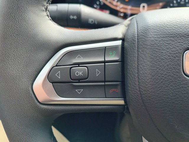 Used 2025 Jeep Compass Limited AWD/4WD image 19