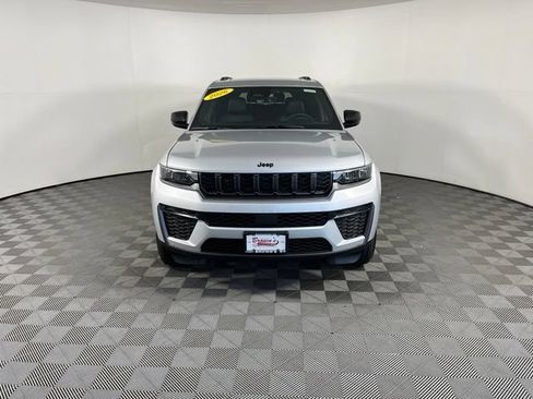 Used 2026 Jeep Grand Cherokee L 4WD image 2