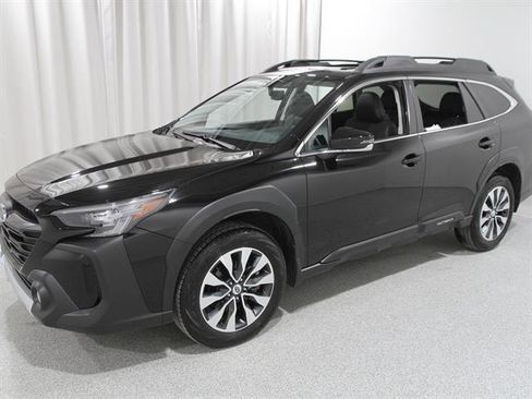 Used 2023 Subaru Outback Limited image 3