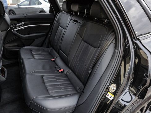 Used 2022 Audi e-tron Chronos w/ Chronos Package image 47