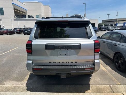 Used 2025 Toyota 4Runner TRD Off-Road Premium AWD/4WD image 5