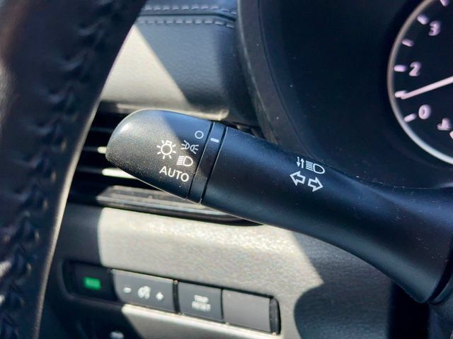 Used 2021 Nissan Sentra SV FWD image 24