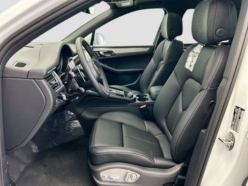 Used 2026 Porsche Macan AWD/4WD image 5