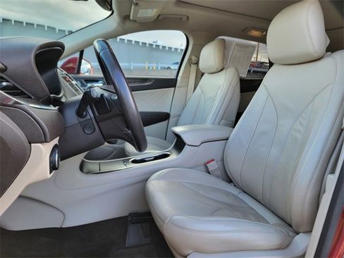 Used 2017 Lincoln MKC Reserve w/ Lincoln MKC Climate Package image 19