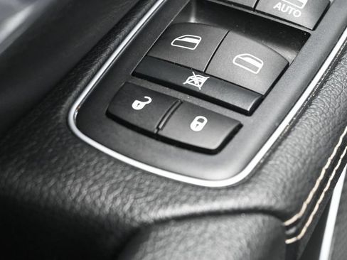 Used 2020 RAM 1500 Laramie AWD/4WD image 16