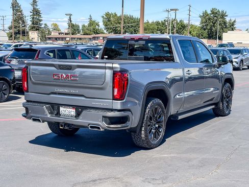 Used 2021 GMC Sierra 1500 Denali w/ Denali Ultimate Package AWD/4WD image 4