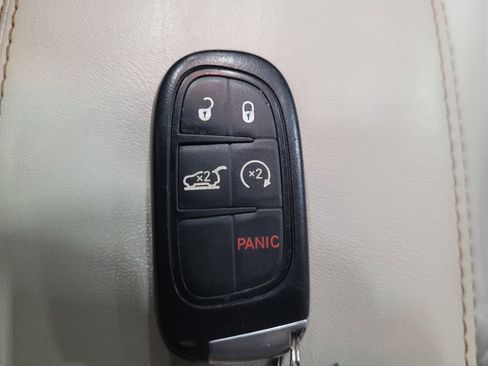 Used 2019 Jeep Cherokee Limited AWD/4WD image 32